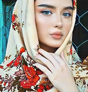 نازنین حسینی